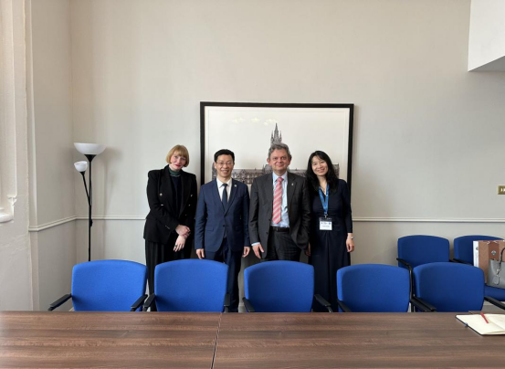 Yu Miaojie Visits the University of Glasgow in the UK