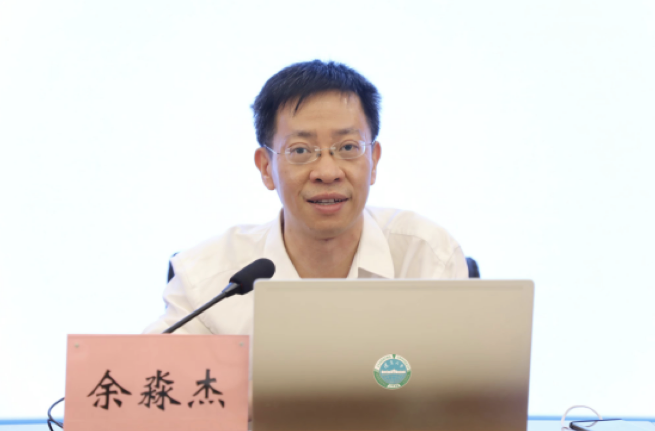 Prof. YU Miaojie Opens the “Welcome to the New Journey of the 20th National Congress — the First Lesson of the New Semester” for Postgraduate Students